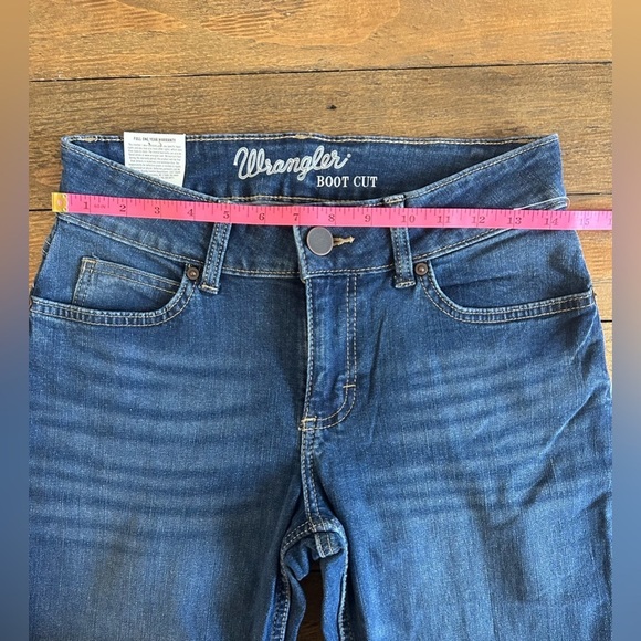 WRANGLER Women’s Boot Cut Jeans Western Mid Rise Stretch Blue Wash 28X32 - Picture 12 of 17